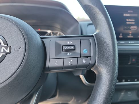 Certified 2022 Nissan Rogue SV FWD image 21