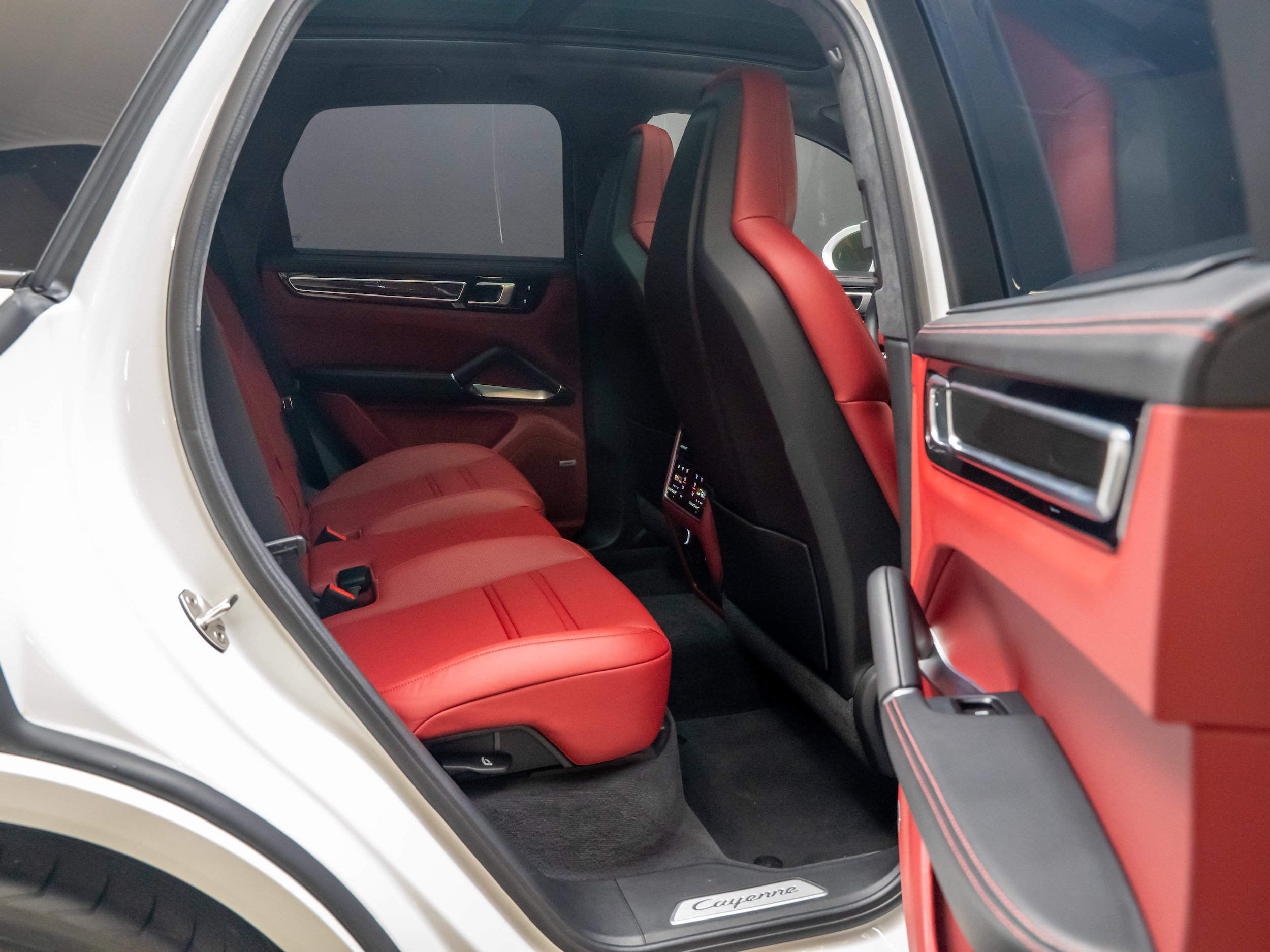 Used 2022 Porsche Cayenne Turbo S AWD/4WD image 37