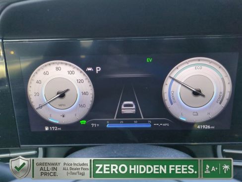 Used 2023 Hyundai Elantra Limited w/ Preferred Accessory Package FWD image 19