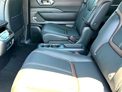 New 2026 Nissan Armada SL w/ Captain's Chari Seat Package AWD/4WD image 15
