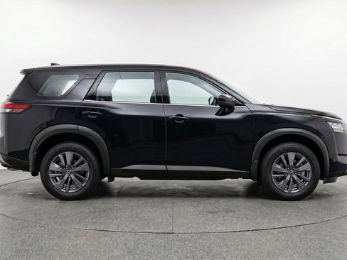 Used 2025 Nissan Pathfinder SV FWD image 11