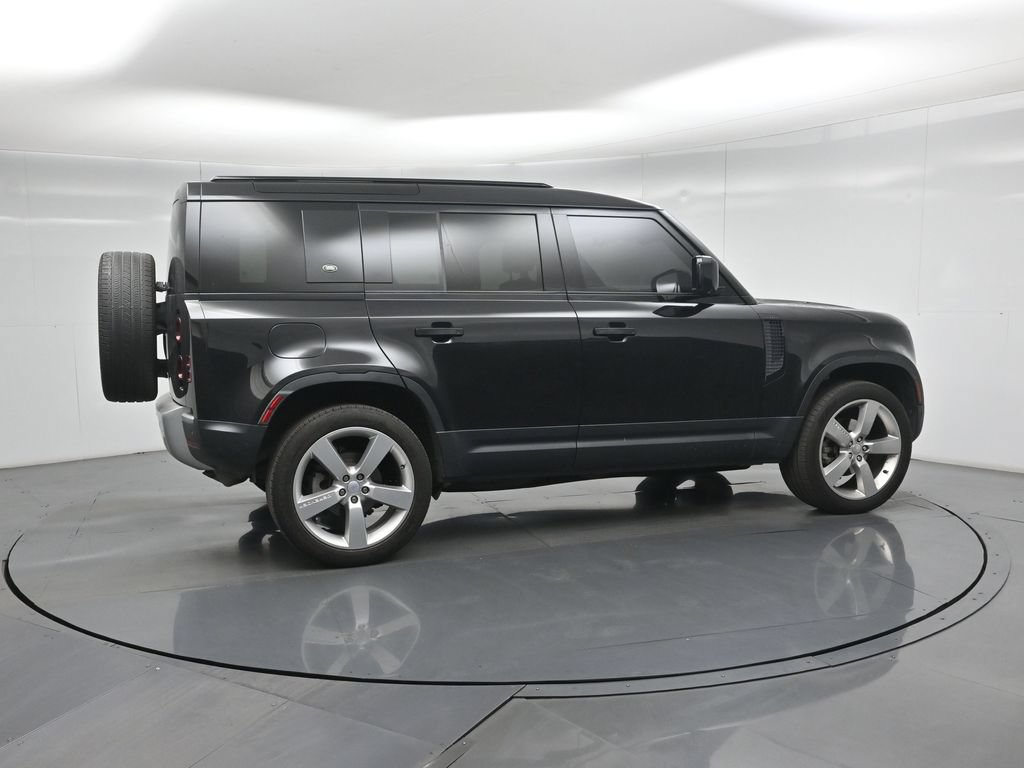 Used 2024 Land Rover Defender 110 S AWD/4WD image 2