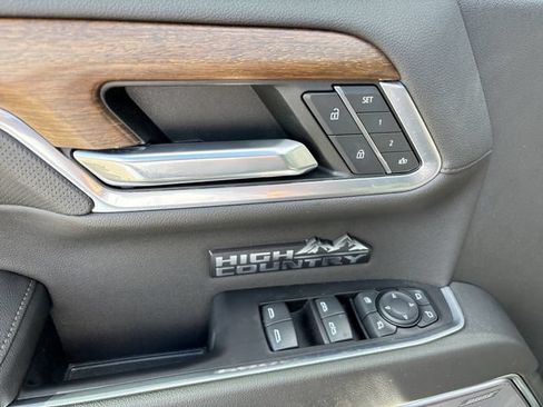 Used 2022 Chevrolet Silverado 1500 High Country w/ High Country Premium Package AWD/4WD image 13