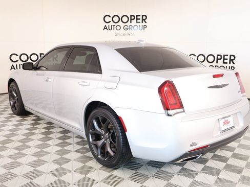 Used 2023 Chrysler 300 Touring w/ Sport Appearance Package RWD image 21