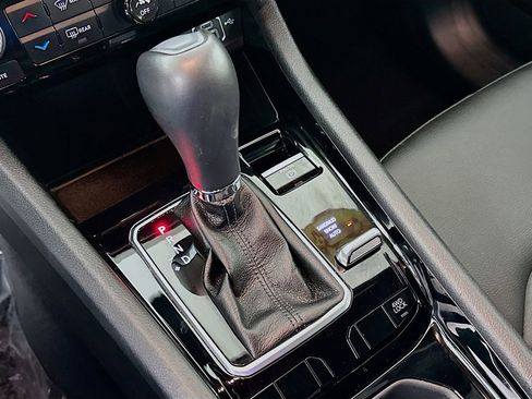 Certified 2025 Jeep Compass Limited image 25