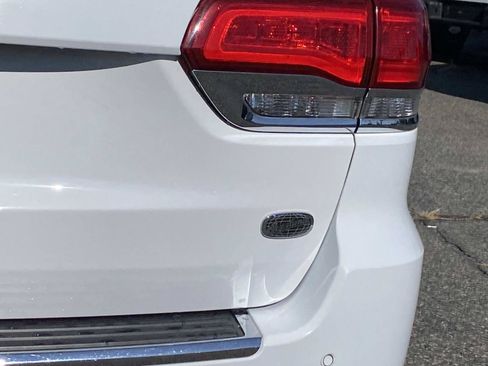 Used 2020 Jeep Grand Cherokee Overland AWD/4WD image 5
