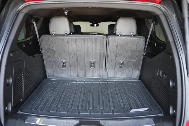 Used 2023 GMC Yukon XL Denali AWD/4WD image 23