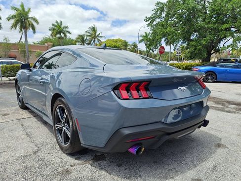 Used 2025 Ford Mustang Coupe RWD image 8