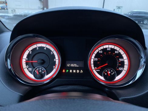 Used 2017 Dodge Grand Caravan SXT image 4