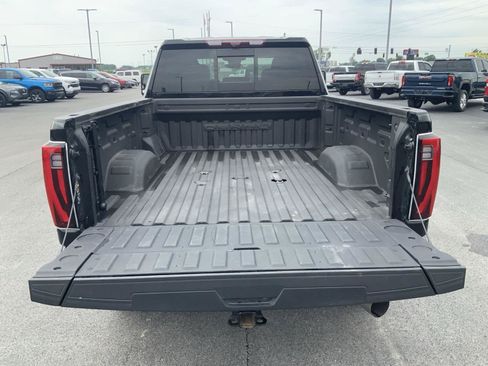 Used 2024 GMC Sierra 3500 Denali w/ Denali Reserve Package AWD/4WD image 10