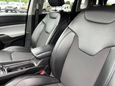 Used 2022 Jeep Compass Latitude w/ Convenience Group AWD/4WD image 43