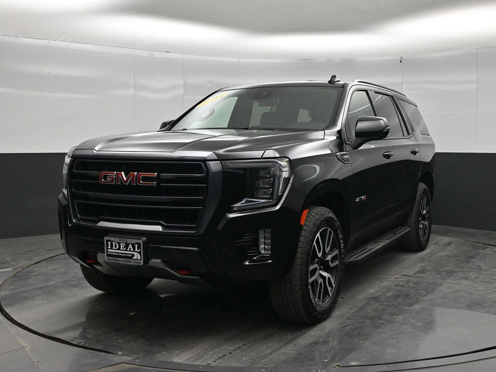 Used 2024 GMC Yukon AT4 AWD/4WD image 3