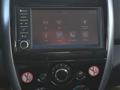 Used 2018 Nissan Versa SV w/ SV Special Edition image 13