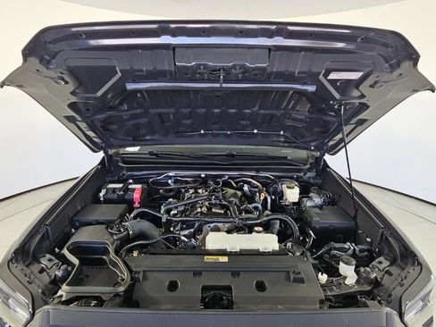 Used 2025 Toyota Tacoma SR5 AWD/4WD image 6