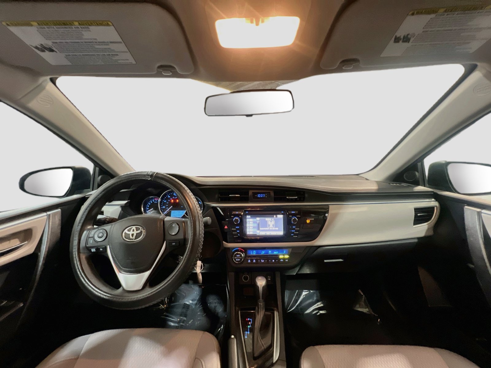 Used 2014 Toyota Corolla LE FWD image 15