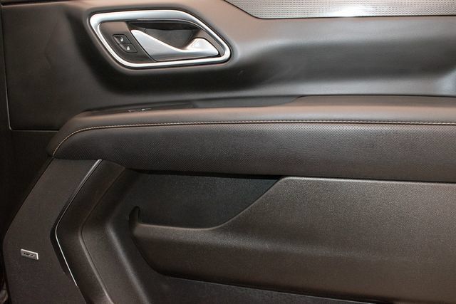 Used 2024 GMC Yukon AT4 w/ AT4 Premium Package AWD/4WD image 11