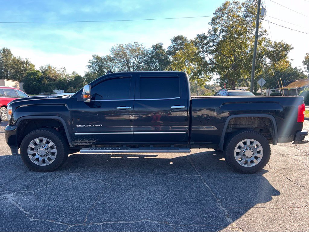 Used 2019 GMC Sierra 2500 Denali w/ Duramax Plus Package AWD/4WD image 22