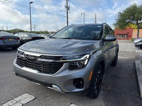 Used 2025 Kia Seltos S FWD image 4