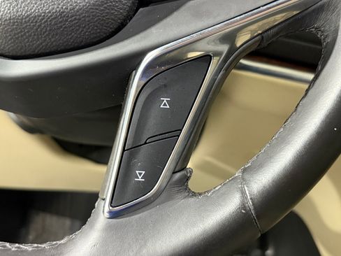 Used 2017 Cadillac XT5 Luxury w/ Driver Awareness Package image 27