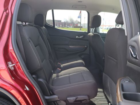 Used 2023 GMC Acadia SLE w/ Driver Convenience Package image 14