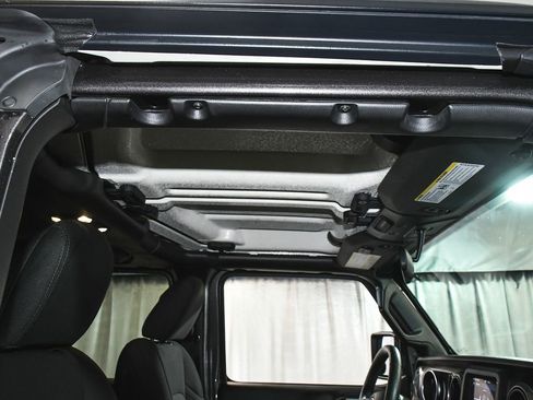 Used 2019 Jeep Wrangler Unlimited Sport S image 42