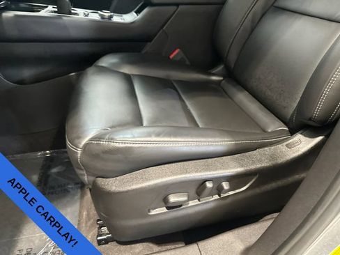 Used 2024 Cadillac XT4 Luxury w/ Cold Weather Package FWD image 15