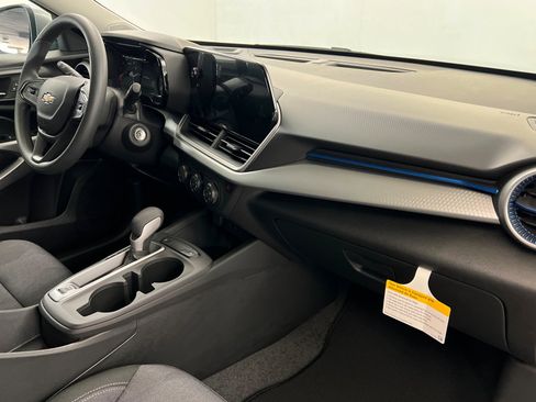 New 2026 Chevrolet Trax LS w/ LS Convenience Package FWD image 25