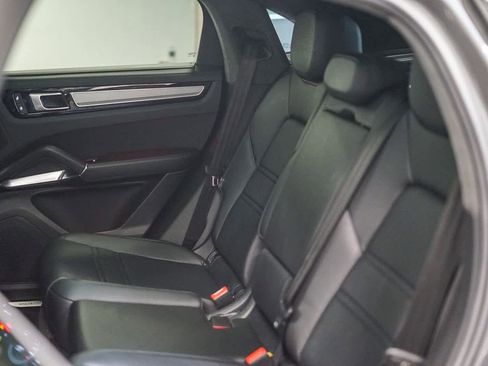 Used 2022 Porsche Cayenne Turbo image 20