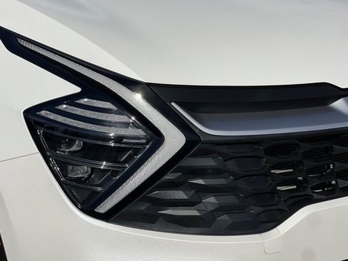 Used 2025 Kia Sportage LX image 44