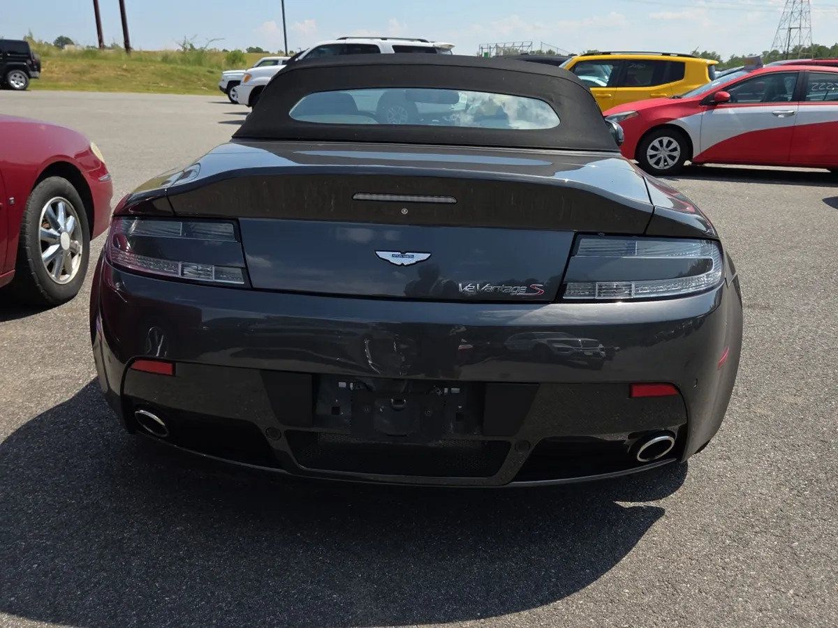 Used 2015 Aston Martin V12 Vantage S RWD image 6