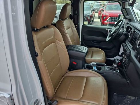 Used 2021 Jeep Gladiator Overland w/ Popular Equipment Package AWD/4WD image 27