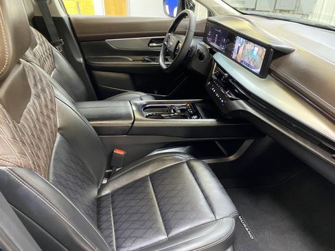 Used 2025 Nissan Murano Platinum w/ Cargo Package image 27