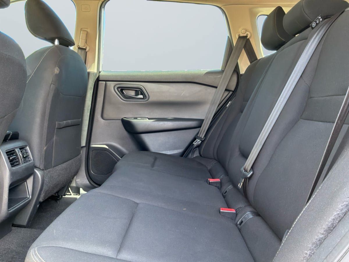 Used 2025 Nissan Rogue S FWD image 9