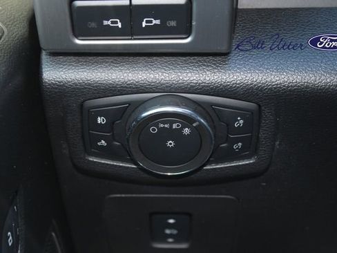 Used 2017 Ford F150 Platinum w/ Equipment Group 701A Luxury image 21