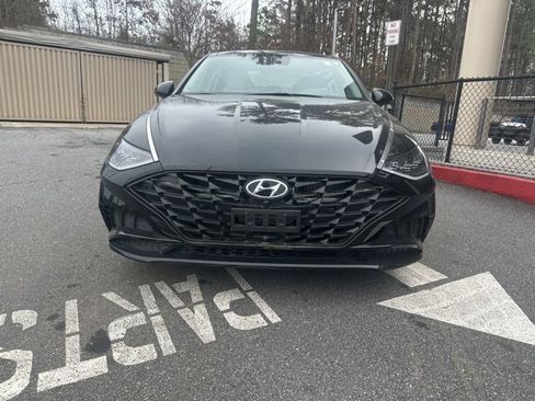 Used 2023 Hyundai Sonata Limited w/ Preferred Accessory Package image 2