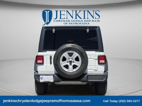 Used 2022 Jeep Wrangler Unlimited Sport AWD/4WD image 5