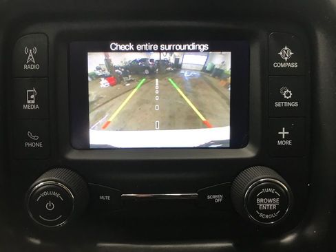 Used 2018 Jeep Compass Latitude w/ Cold Weather Group image 19