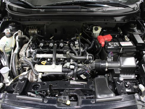 Used 2021 Nissan Kicks SV FWD image 37