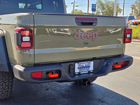 Used 2026 Jeep Gladiator Mojave AWD/4WD image 5