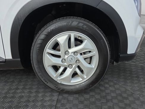 Used 2021 Hyundai Venue SE image 36