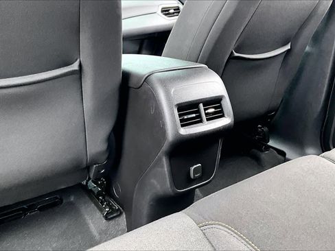 Used 2018 Chevrolet Equinox LT image 28