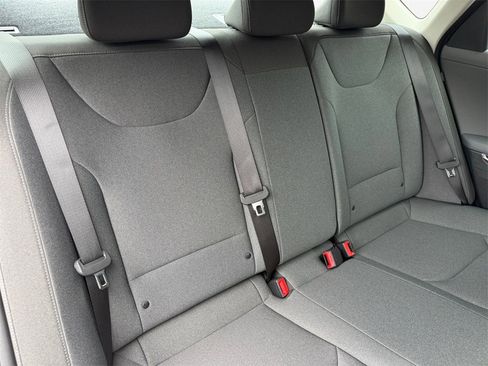 New 2025 Kia K4 LXS image 16