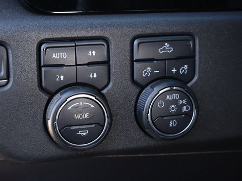 Used 2024 Chevrolet Silverado 1500 LT Trail Boss w/ Convenience Package II image 13