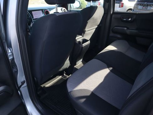 Used 2021 Toyota Tacoma TRD Sport w/ Technology Package image 10