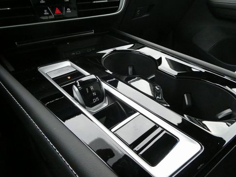 New 2026 Volkswagen Atlas Cross Sport SEL Premium R-Line image 33