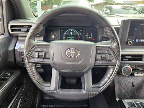 Used 2025 Toyota Tacoma SR5 AWD/4WD image 20