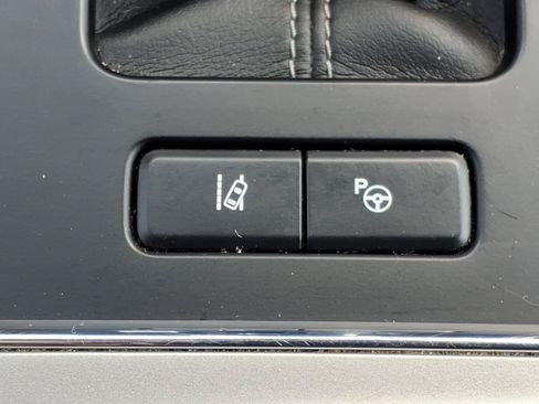 Used 2018 Ford F150 Lariat w/ Equipment Group 502A Luxury AWD/4WD image 22