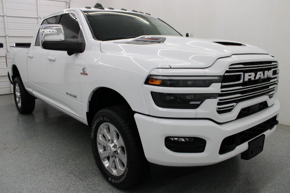Used 2025 RAM 2500 Laramie w/ Sport Appearance Package AWD/4WD image 4