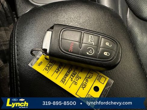 Used 2018 Jeep Cherokee Overland image 19