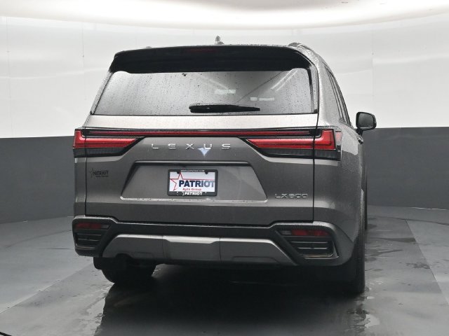 Used 2026 Lexus LX 600 4WD w/ Appearance Package image 2